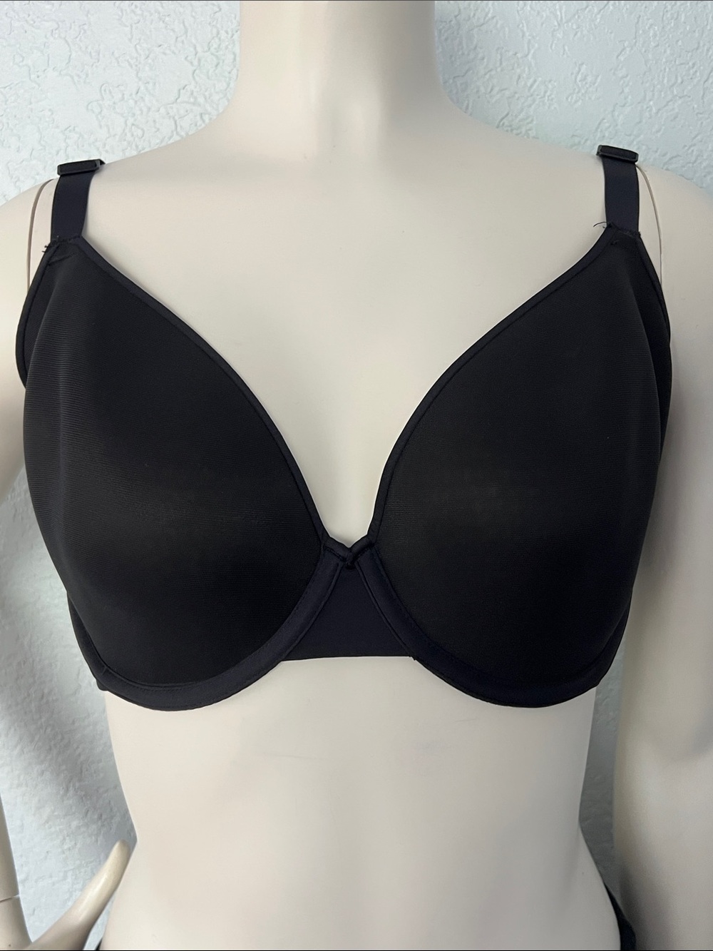 SKIMS Black 36DD Underwire Plunge Bra Lightly Lined Adjustable Straps